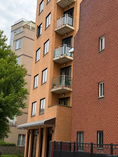 31-12 Union ST #6A, Flushing, NY 11354
