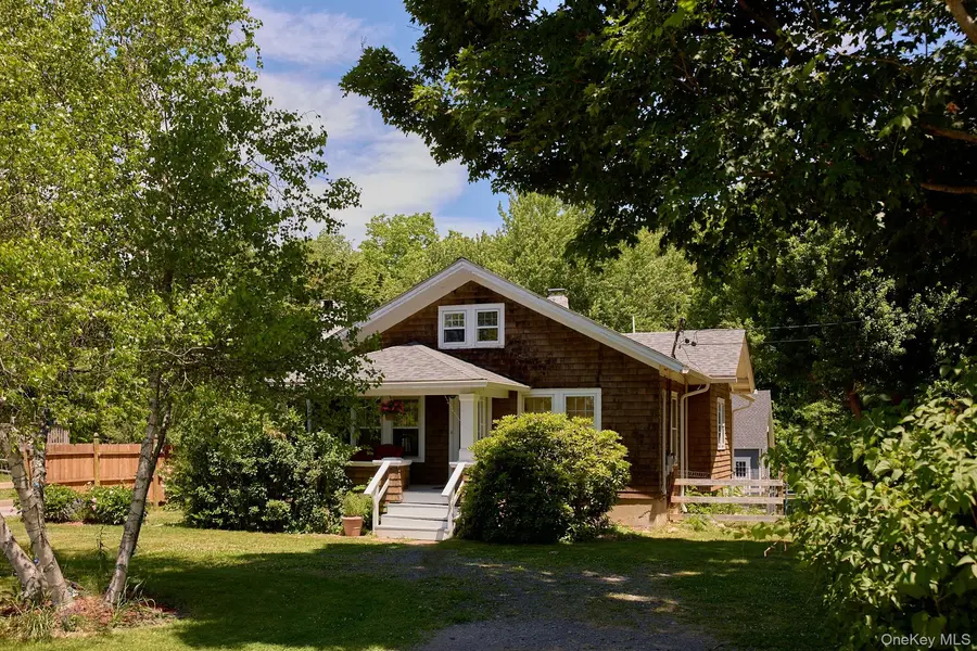 75 Brookside RD, New Paltz, NY 12561