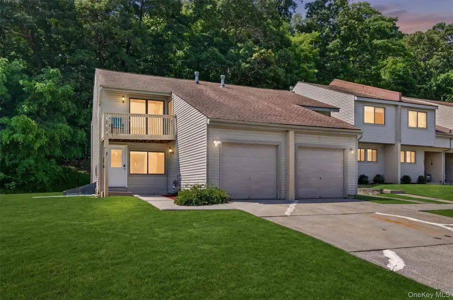 202 Concord LN, Middletown, NY 10940