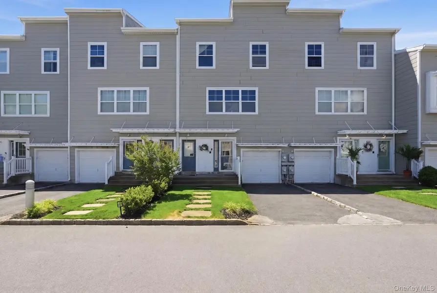 7305 Lighthouse DR, Arverne, NY 11692