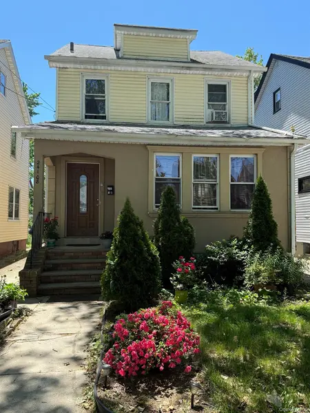 241-08 Mayda RD, Rosedale, NY 11422