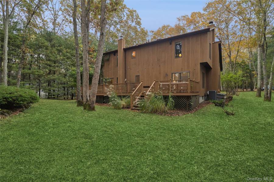 15 Mount Misery DR, Sag Harbor, NY 11963