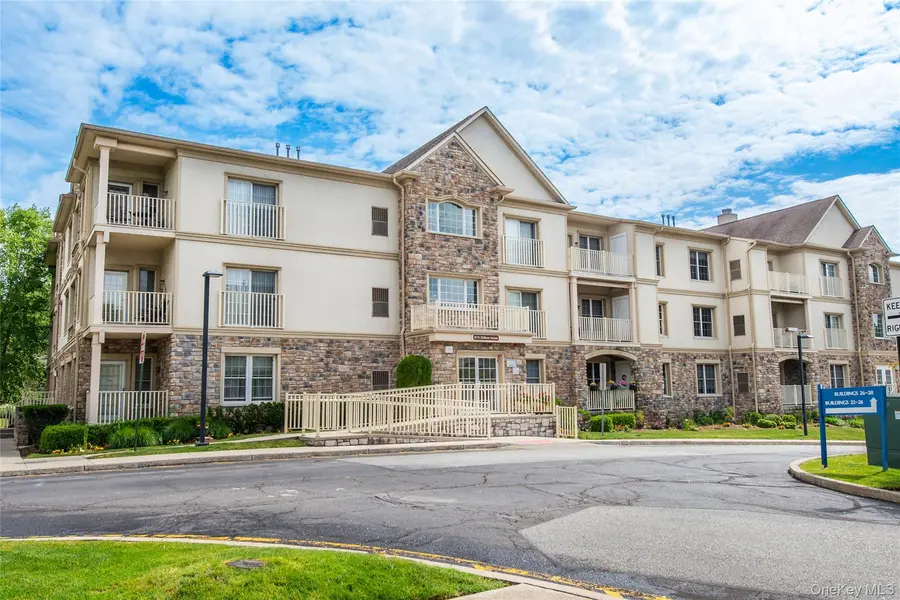 28 N De Baun AVE #205, Suffern, NY 10901
