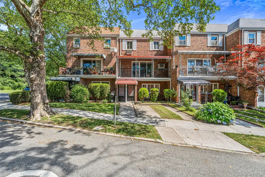 175-03 Peck AVE #2 Floor, Fresh Meadows, NY 11365