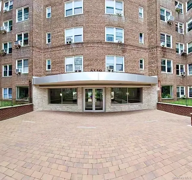 6360 102nd ST #F14, Rego Park, NY 11374