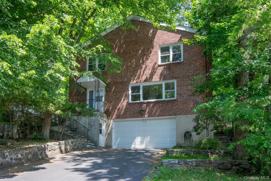 74 Briary RD, Dobbs Ferry, NY 10522