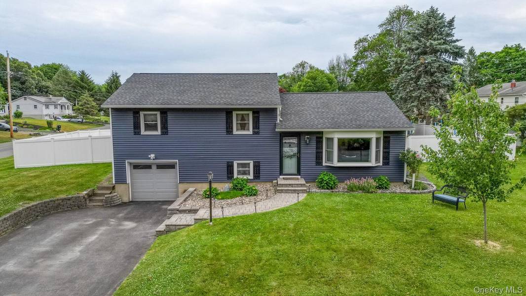 21 Continental DR, New Windsor, NY 12553