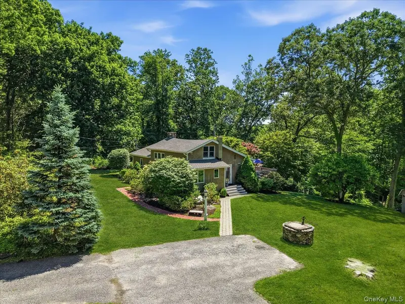 235 Boone RD, Yorktown Heights, NY 10598
