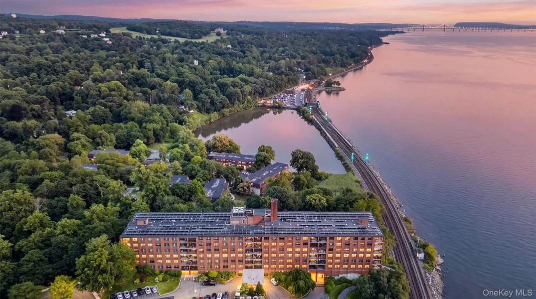 16 Rockledge AVE ##6E-1, Ossining, NY 10562
