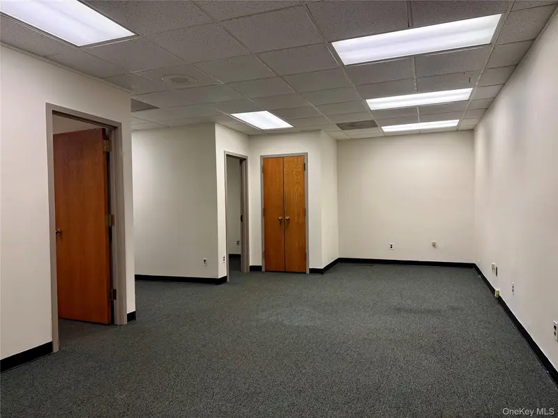 44 Broadway, Greenlawn, NY 11740