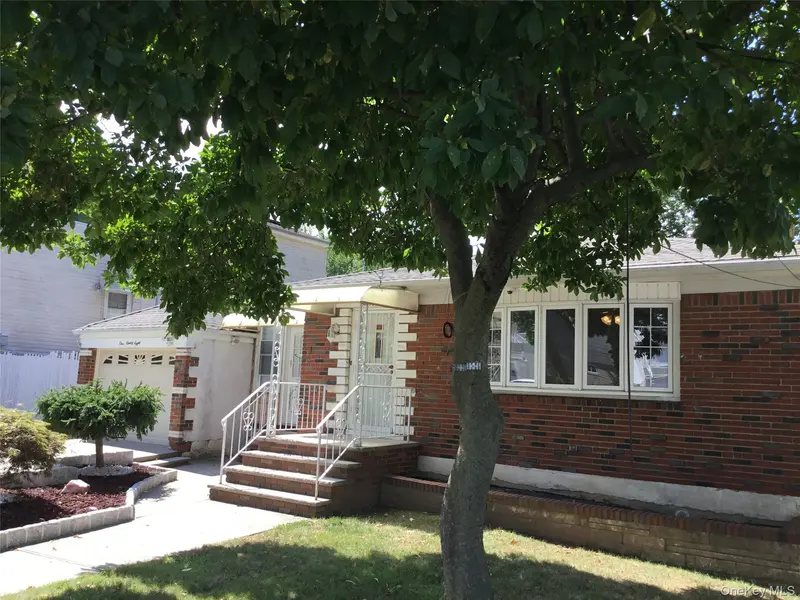198 Clermont Pl, Staten Island, NY 10314