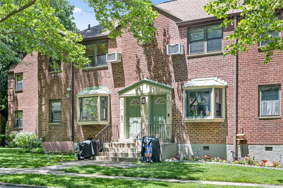 58-42 246th Crescent ##1, Douglaston, NY 11362