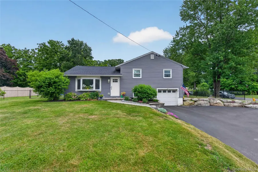 9 Arbor DR, Newburgh, NY 12550