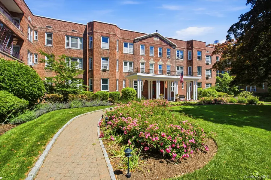 101 Old Mamaroneck RD #3D4, White Plains, NY 10605