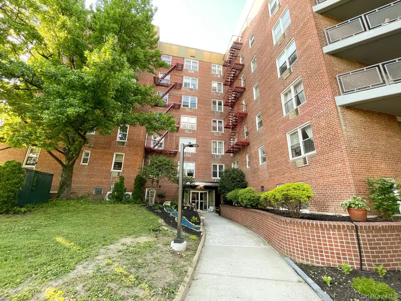 15105 Cross Island Parkway #2C, Whitestone, NY 11357