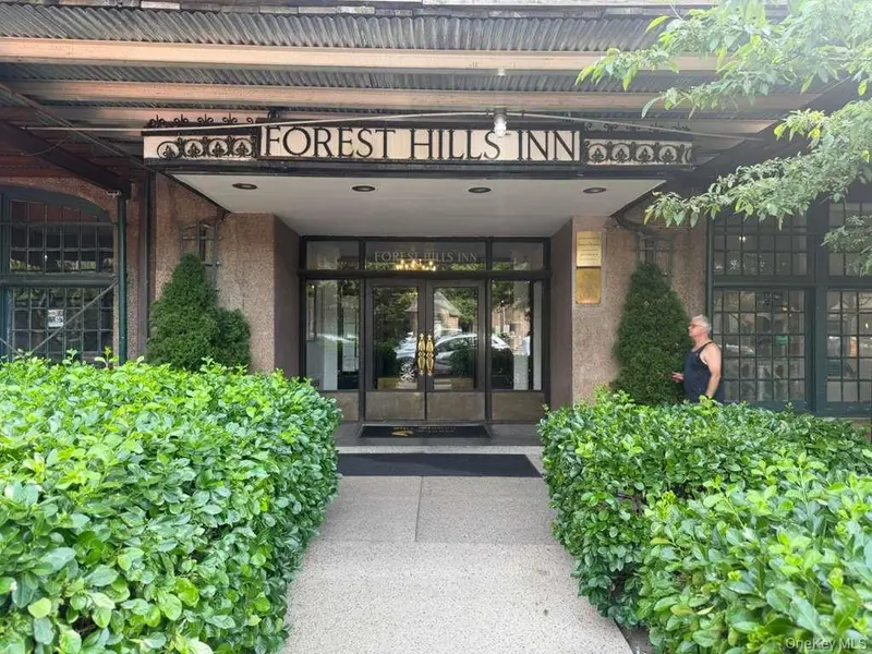 1 Station SQ #411, Forest Hills, NY 11375