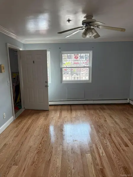33 Harper CT #1, Bronx, NY 10466