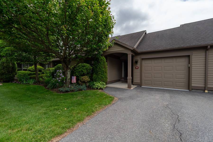 879 Heritage HLS #B, Somers, NY 10589