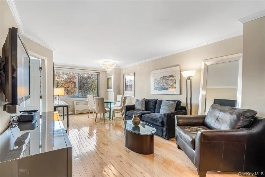 220-55 46th AVE #5P, Bayside, NY 11361