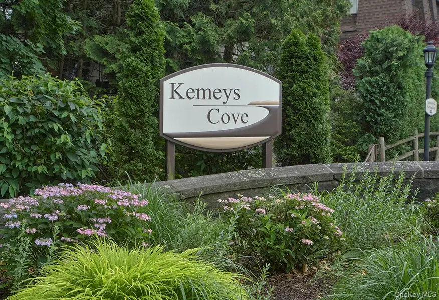 317 Kemey CV #317, Briarcliff Manor, NY 10510