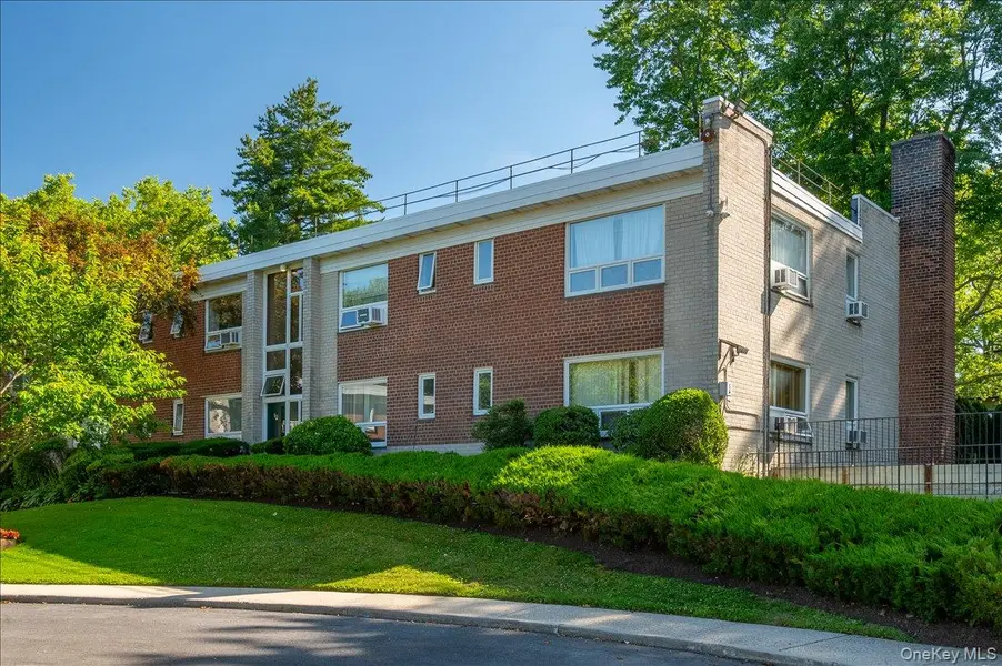 12 Channing Place #1R, Eastchester, NY 10709