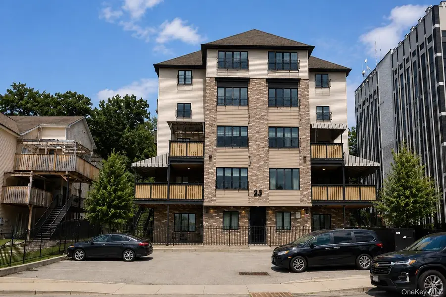 23 Chevron RD #302, Monroe, NY 10950