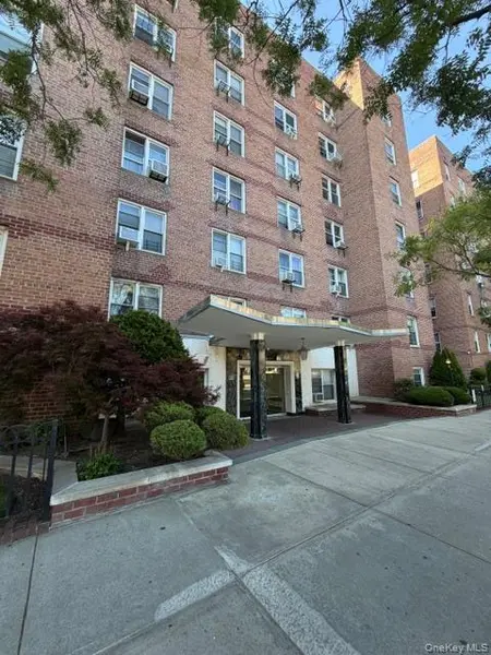 102-21 63rd RD #B16, Forest Hills, NY 11375