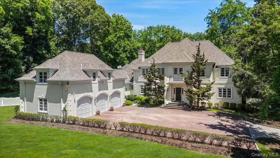 11 Oak Hill RD, Lloyd Harbor, NY 11743
