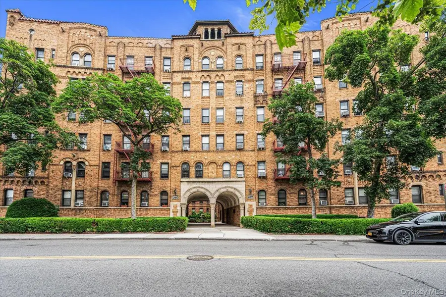 8344 Lefferts BLVD #3D, Kew Gardens, NY 11415