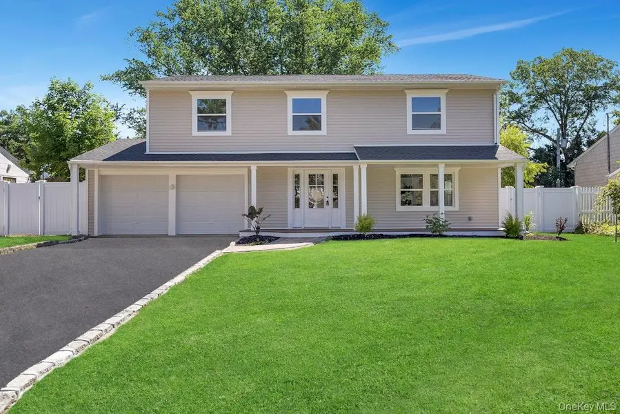 3 Barkley LN, Nesconset, NY 11767