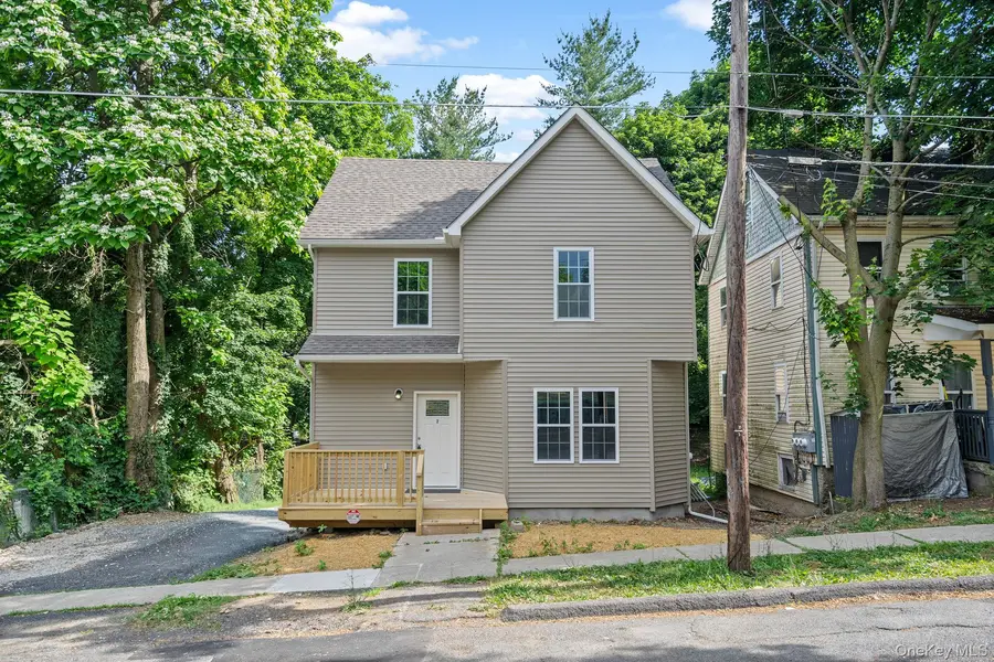 7 Lafayette ST, Walden, NY 12586