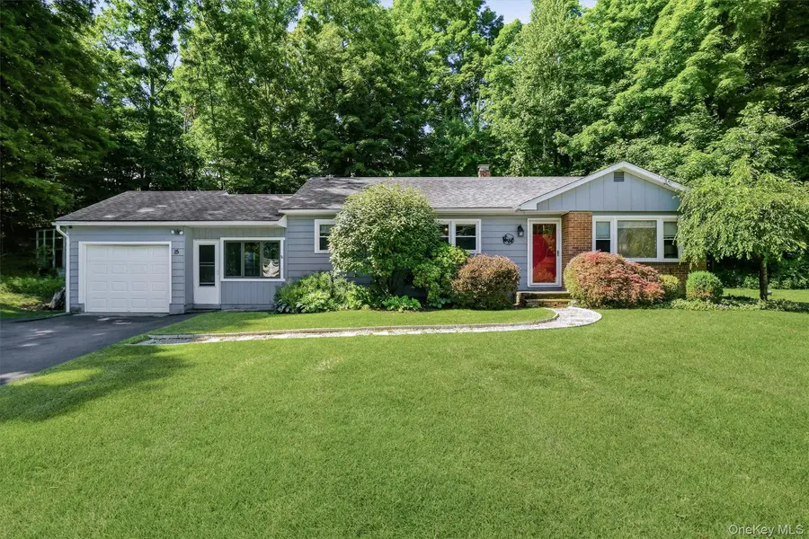15 Peters RD, Hopewell Junction, NY 12533