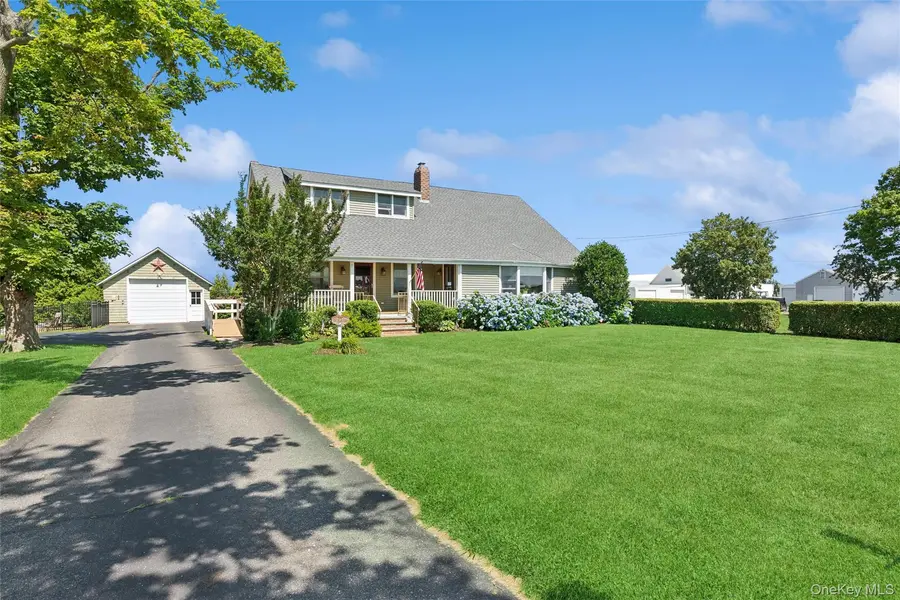 10415 Oregon RD, Cutchogue, NY 11935