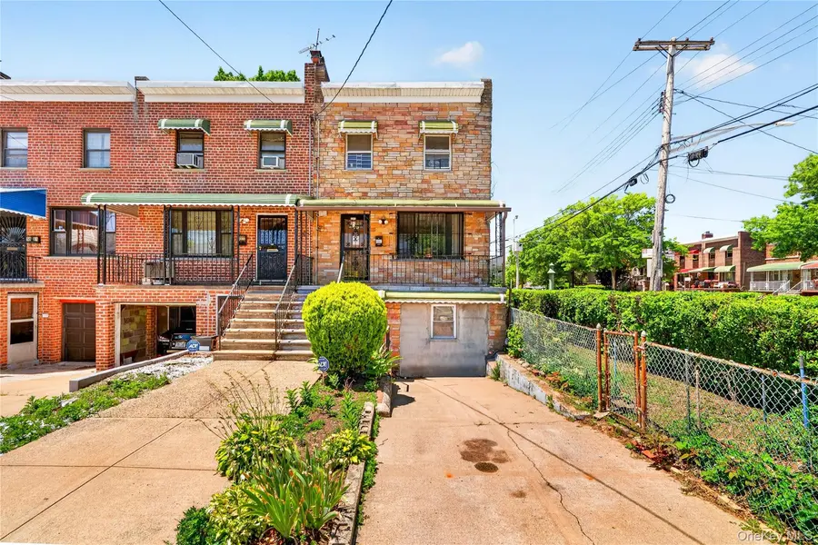 3885 Paulding AVE, Bronx, NY 10469