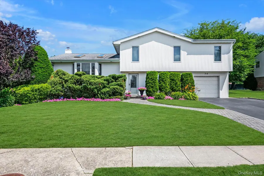 36 Sullivan DR, Jericho, NY 11753