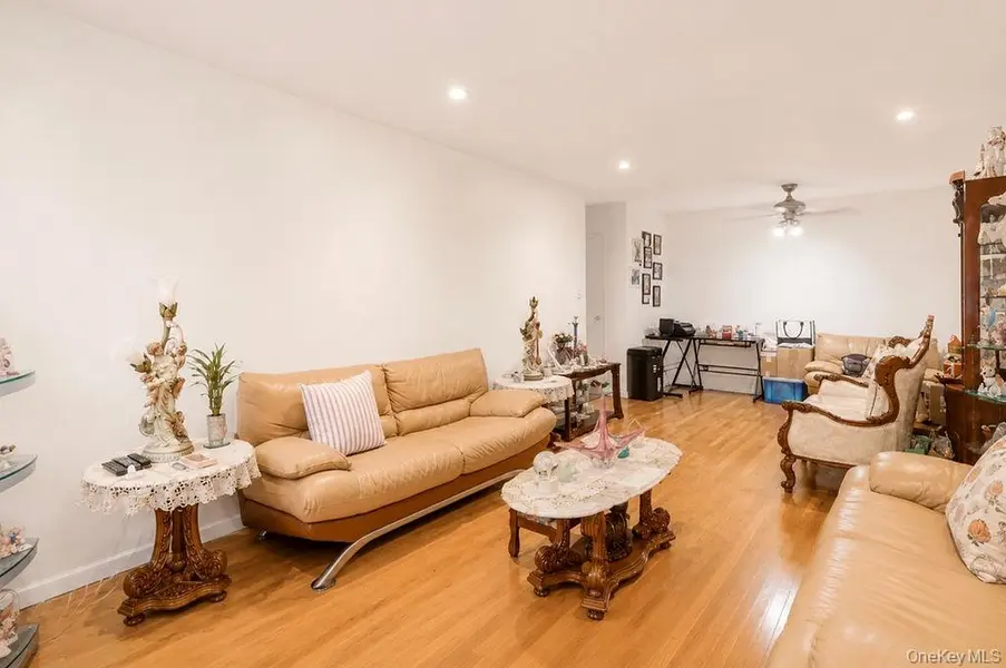 180 Van Cortlandt PARK #3F, Bronx, NY 10463
