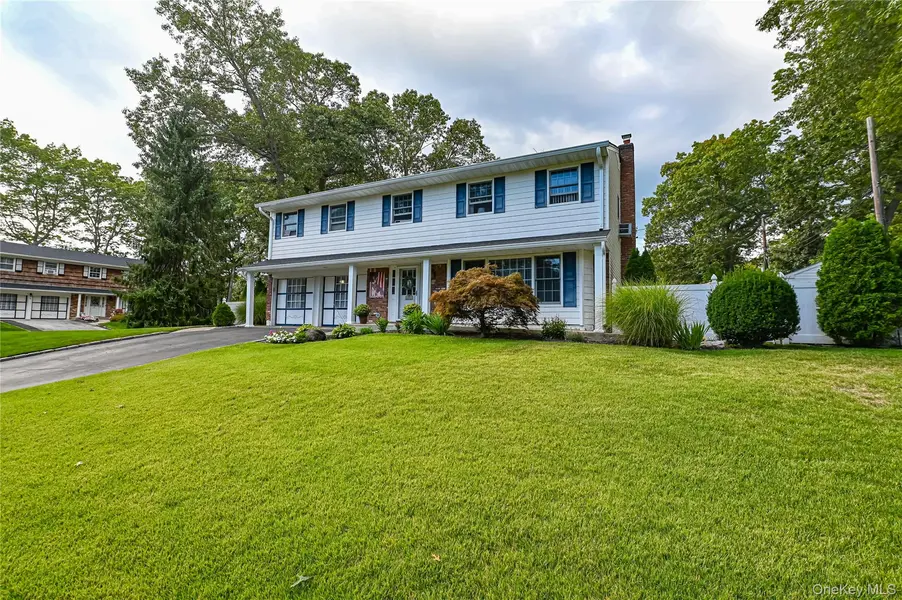 23 Hurtin BLVD, Smithtown, NY 11787