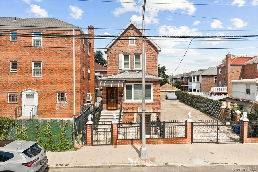 2328 Williamsbridge RD, Bronx, NY 10469