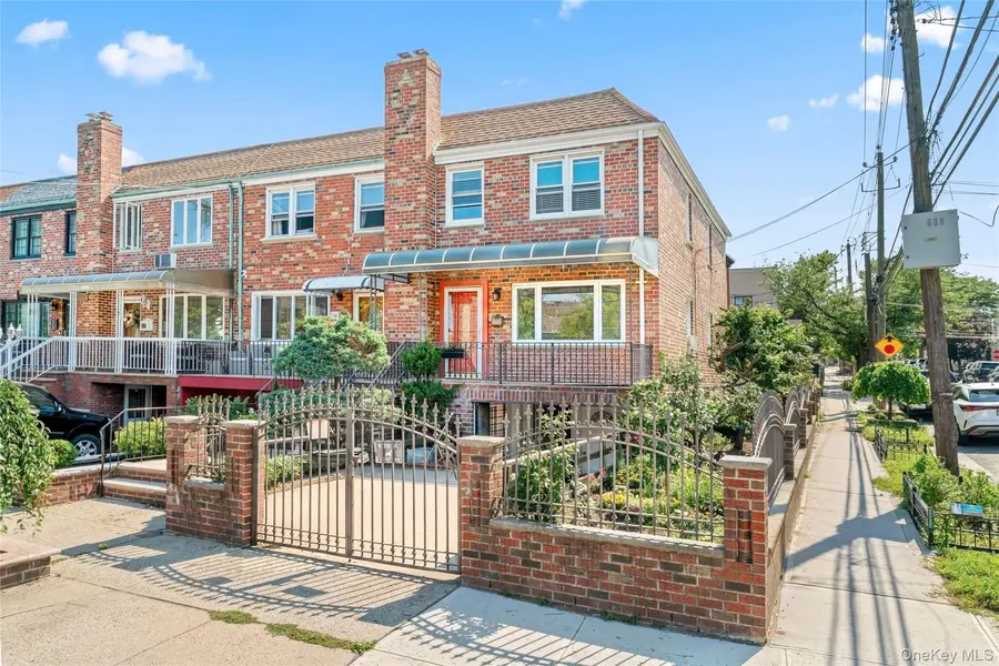 5902 70th ST, Maspeth, NY 11378