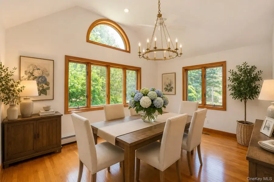 96 Tuthills LN, Jamesport, NY 11901