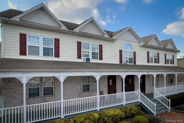 183 N Wellwood AVE #8, Lindenhurst, NY 11757