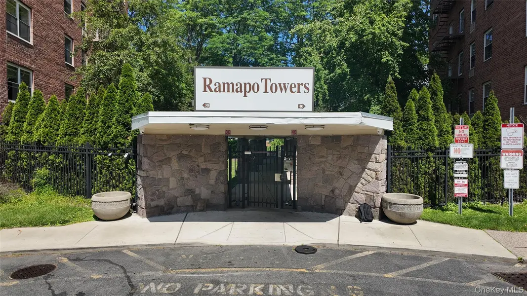 30 South Cole Avenue #5E, Spring Valley, NY 10977