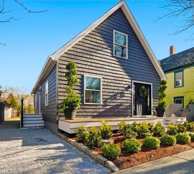 336 2ND ST, Greenport, NY 11944