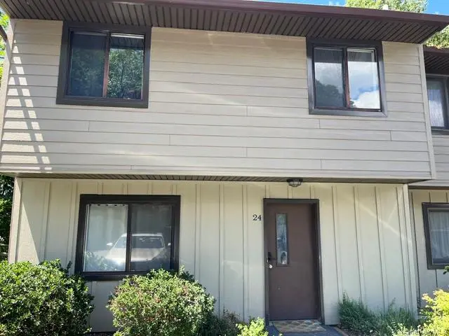 24 Hudson Heights DR, Poughkeepsie, NY 12601
