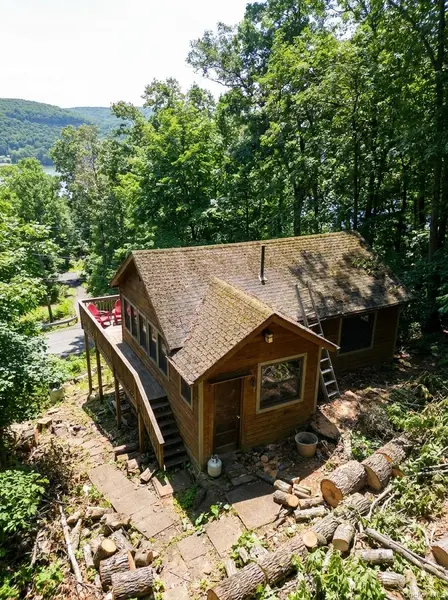 211 Brook TRL, Greenwood Lake, NY 10925