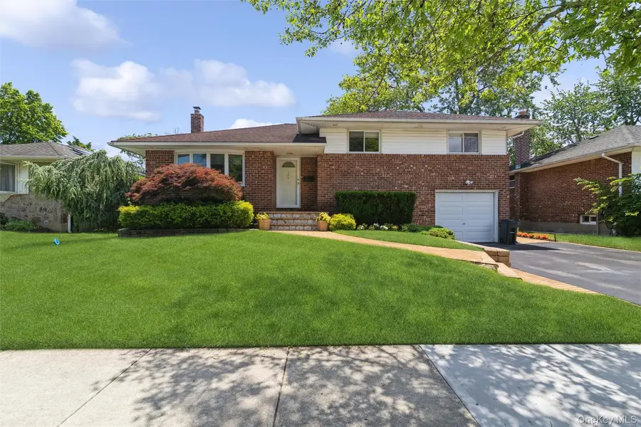 204 Halsey AVE, Jericho, NY 11753