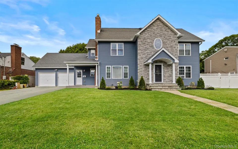 125 Ohio AVE, Massapequa, NY 11758