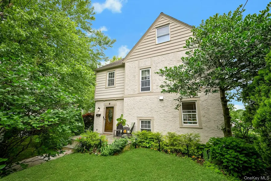 4 Interlaken AVE, New Rochelle, NY 10801