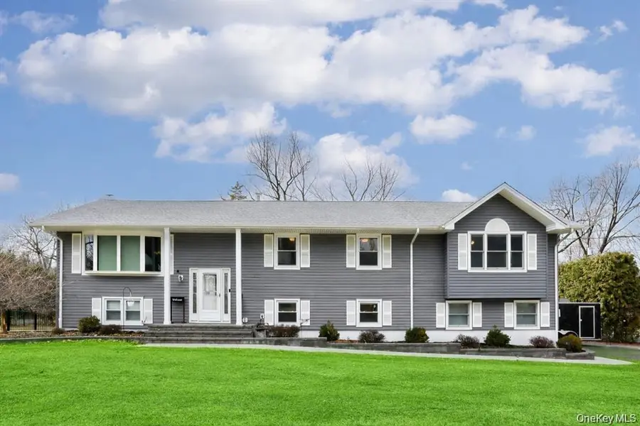 6 Hemlock LN, Thiells, NY 10984