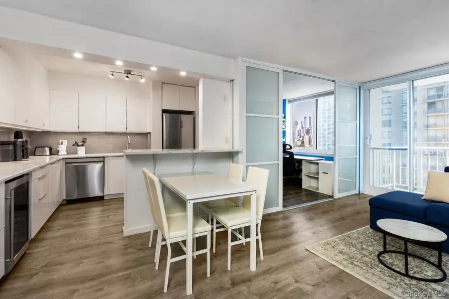 4-74 48th AVE #15E, Long Island City, NY 11109